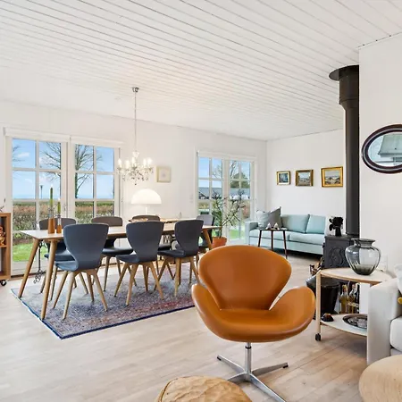 Cozy With Sea View Charming Coastal Getaway Prázdninový dům Ebeltoft
