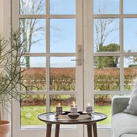 Prázdninový dům Cozy With Sea View Charming Coastal Getaway Ebeltoft