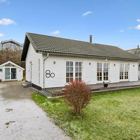 Cozy With Sea View Charming Coastal Getaway Prázdninový dům